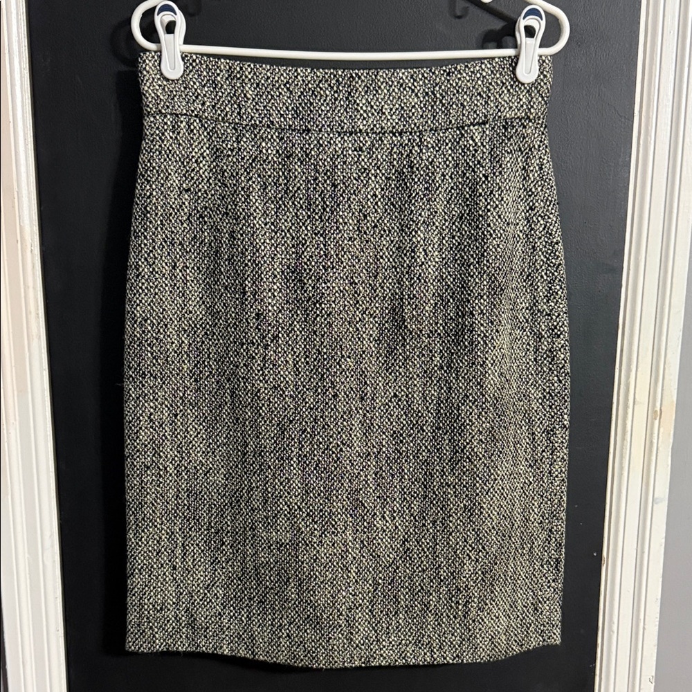 “346” Brooks Brothers Metallic Boucle Office Pencil Skirt Size: 8 Length: 23.5”